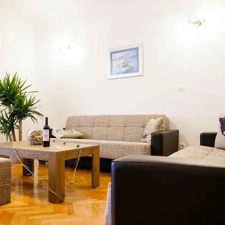Apartment Dundo Baldo *