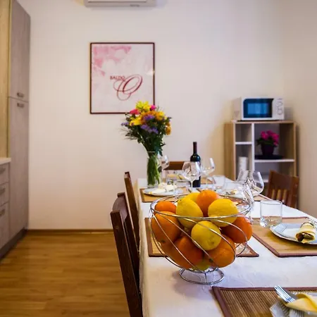Dundo Baldo Apartment Split