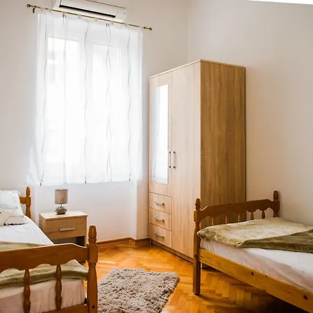 Apartment Dundo Baldo *